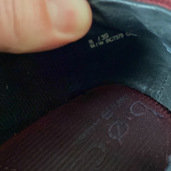 Born BOC Red Corduroy Woman’s Loafer Shoes Size 8 - Picture 8 of 8